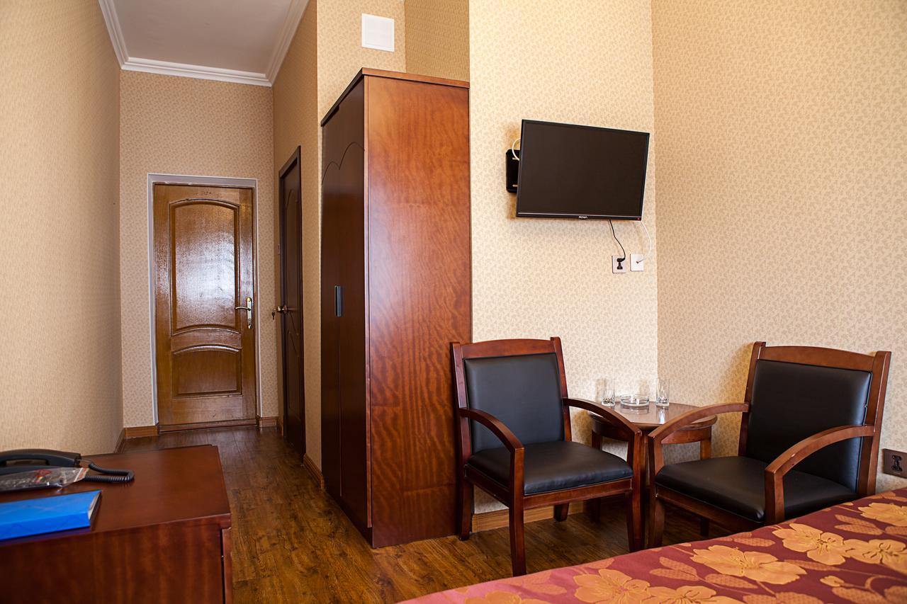 Hotel Topaz Αστάνα Εξωτερικό φωτογραφία
