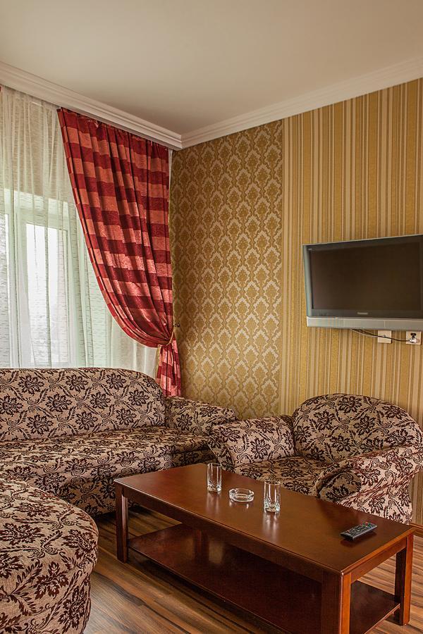 Hotel Topaz Αστάνα Εξωτερικό φωτογραφία